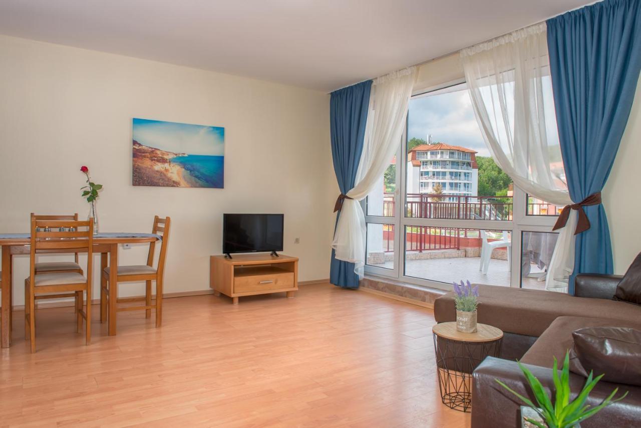Privilege Beach Apartments Sveti Vlas Luaran gambar