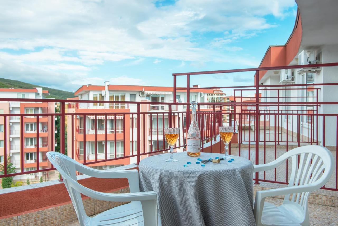 Privilege Beach Apartments Sveti Vlas Luaran gambar