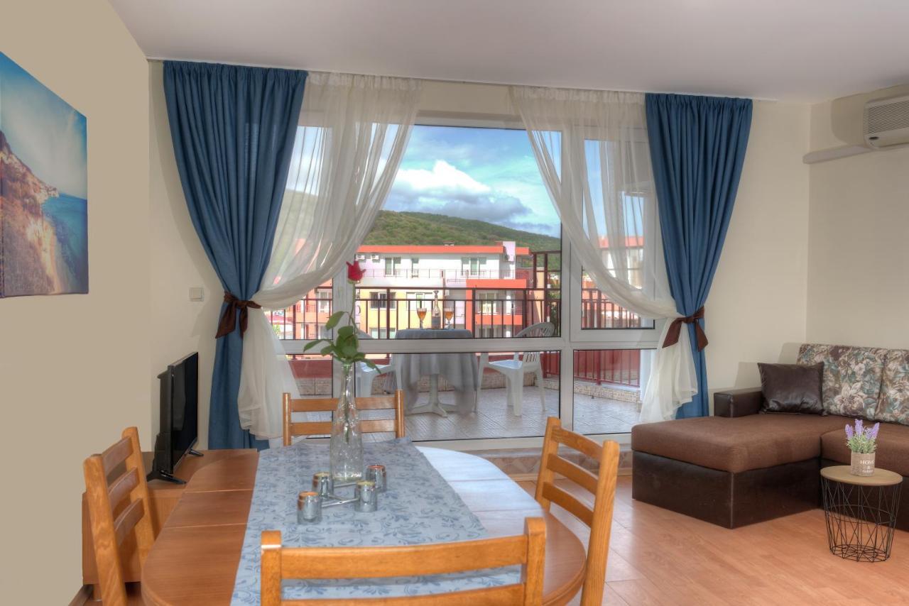 Privilege Beach Apartments Sveti Vlas Luaran gambar