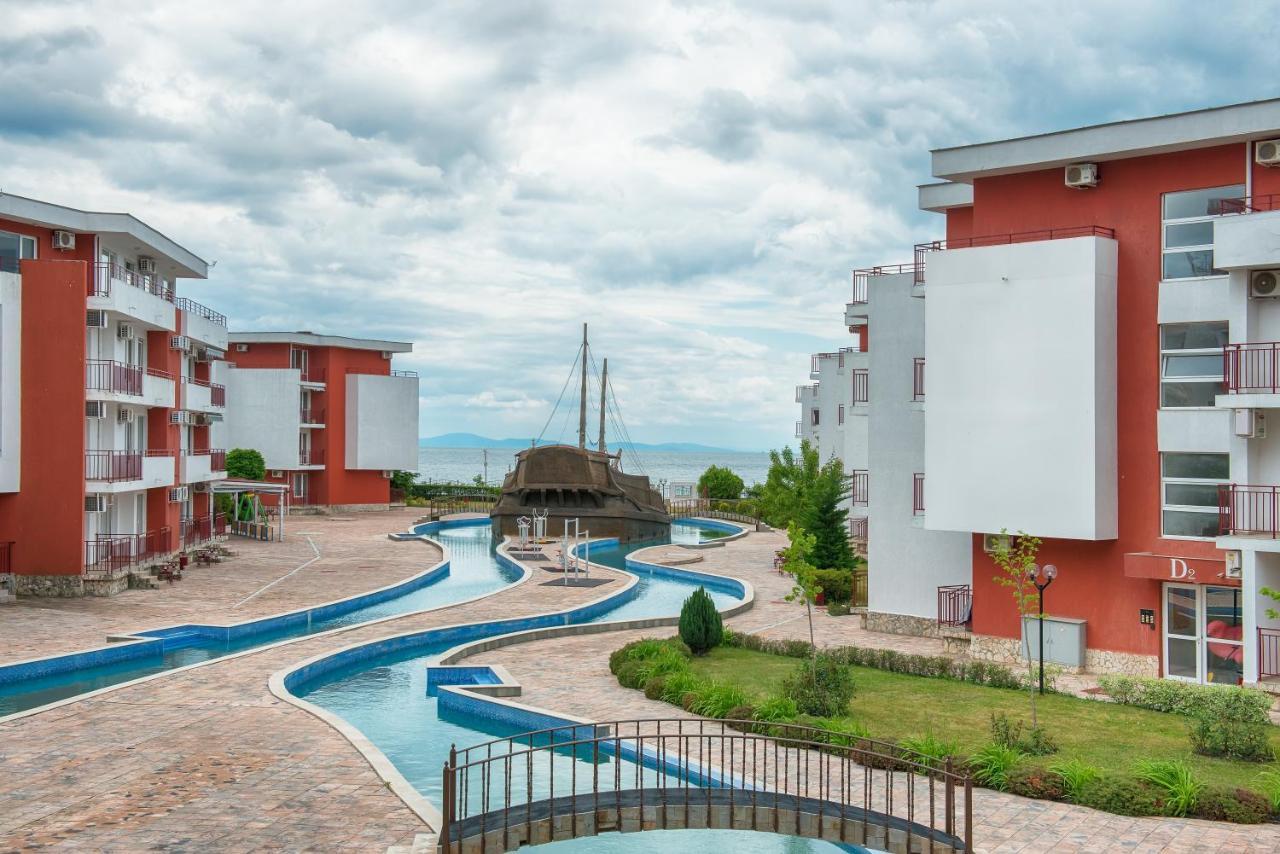 Privilege Beach Apartments Sveti Vlas Luaran gambar