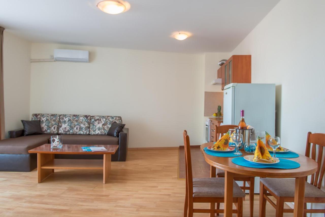 Privilege Beach Apartments Sveti Vlas Luaran gambar