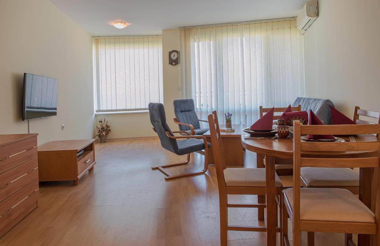 Privilege Beach Apartments Sveti Vlas Luaran gambar